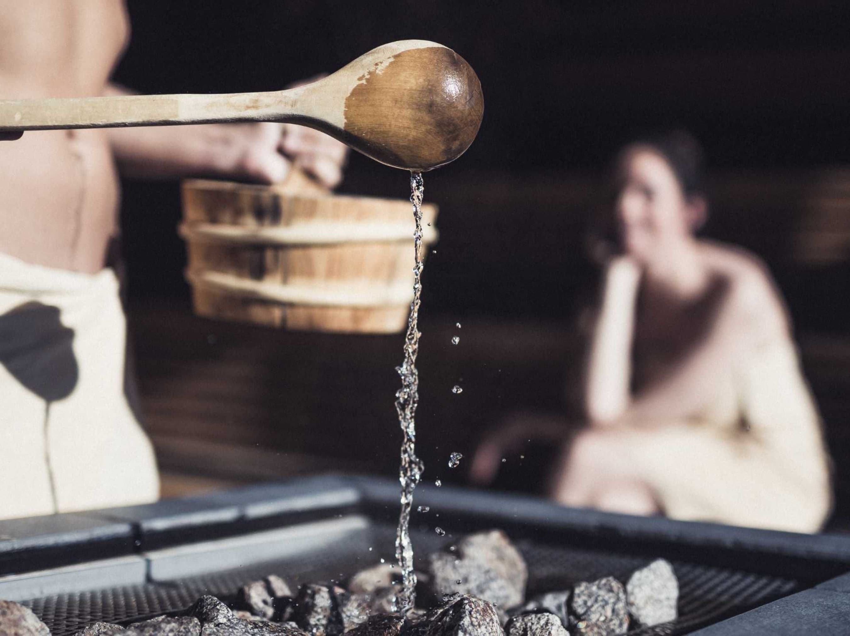 Erfahren Sie, wie Ihre Sauna zur Gesundheitsquelle wird. Tipps & Fakten für ein starkes Immunsystem mit Sanatherm.